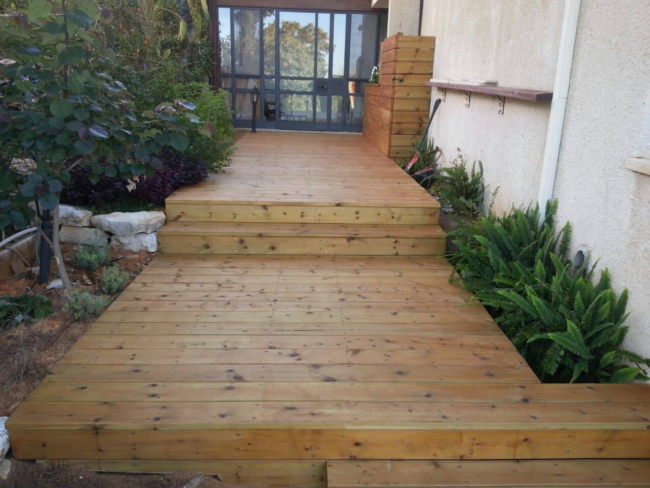 הקמת דק צף בנווה מונוסון