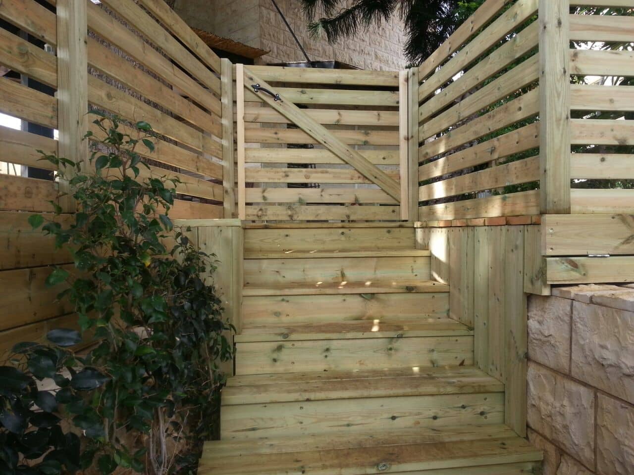 הקמת דק צף בנווה מונוסון