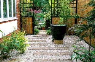 עיצוב גינות על ידי ציוד ואביזרים