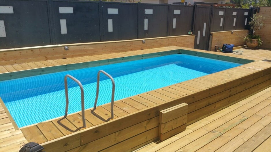 אינטקס וחיפוי עם דק 4 - בריכת אינטקס וחיפוי עם דק